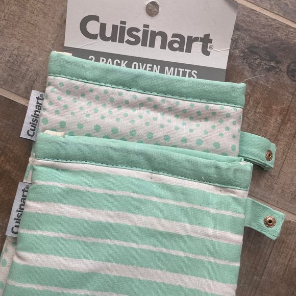 Cuisinart Kitchen Nwt Mint Green Oven Mitt Set Of 2 Poshmark